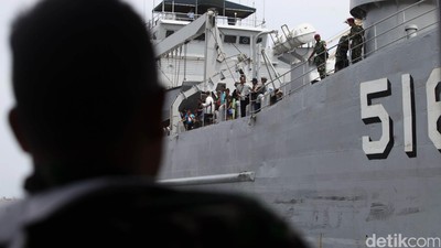 712 Eks anggota Gafatar Tiba di Tanjung Priok