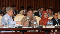 Rapat tersebut untuk memintai penjelasan terkait Rancangan Undang-Undang (RUU) tentang perlindungan dan pemberdayaan garam, pembudidayaan ikan dan penambak garam.