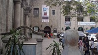 Usia gereja mencapai sekitar 450 tahun. Walaupun sudah tua, bangunannya masih terlihat kokoh (Niken/detikTravel)