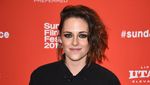 Kece! Kristen Stewart Tampil Boyish