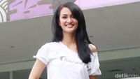 Sementara Atiqah memerankan karakter Amalia Prabowo yang memiliki anak penderita disleksia (gangguan dalam perkembangan membaca dan menulis yang terjadi pada anak-anak). Pool/Gus Mun/detikFoto.