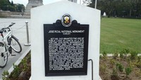 Usai mampir ke gereja, traveler bisa jalan kaki ke Rizal Park. Tempat itu dibangun untuk mengenang jasa pahlawan Filipina, Jose Rizal (Niken/detikTravel)