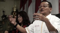 Joeslin Nasution menanggapi hasil Rapimnas Partai Golkar versi Aburizal Bakrie.