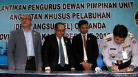 Penandatanganan berita acara pengukuhan Hally Hanfiah sebagai Ketua Unit Angsuspel Organda DKI Jakarta. Ist/Organda DKI.