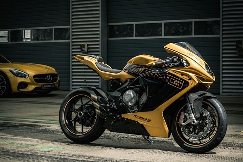 Motor konsep MV Agusta F3 Berlogo AMG. Foto: Pool (visordown) Motor konsep MV Agusta F3 Berlogo AMG. Foto: Pool (visordown)