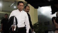 Lino diperiksa dari pukul 08.30 WIB hingga pukul 14.30 WIB, di Gedung Bareskrim, Jl Trunojoyo, Jakarta Selatan, Kamis (28/1/2016).