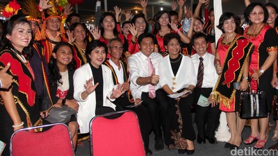 MPR-DPR-DPD Rayakan Natal