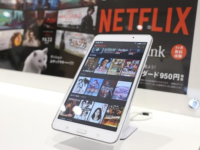 TOKYO, JAPAN - SEPTEMBER 02:   A smart phone sits on display during the launch event for Netflix service in Japan at SoftBank Ginza store on September 2, 2015 in Tokyo, Japan. Netflix Inc. partnered with Japans SoftBank Group Corp. for the Japan launch of its video-streaming service on September 2, 2015.  (Photo by Ken Ishii/Getty Images)
