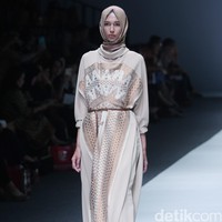 Ayu Dyah Andari The Whita Roses Indonesia Fashion Week 2016 at Jakarta Convention Center. Senayan. Jakarta. [Foto: Mohammad Abduh/Wolipop]