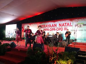 Perayaan Natal DPR, Senior Partai hingga Pimpinan KPK Hadir