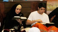 Maia dan Al mengaji bersama. Pool/Ismail/detikFoto.