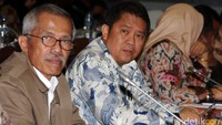 Rudiantara mendengarkan pertanyaan anggota Komisi I DPR. Pool/Lamhot Aritonang/detikFoto.