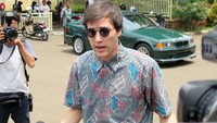 Namun, seusai sidang, Stuart menolak untuk diwawancarai bersama Risty. Dicky Ardian/detikHOT.
