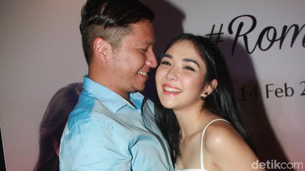 Aw Aw, Mesranya Gading Marten dan Gisel