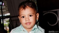 Semakin besar, Juna lebih mirip Titi atau Tian? Pool/Gus Mun/detikFoto.