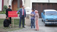 Cak Lontong juga ikut membintangi film garapan Hanung Bramantyo bersama Ismail Basbeth itu. (MD Pictures)