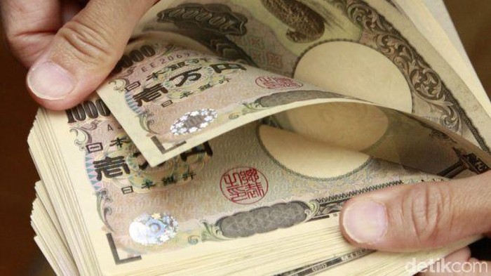 Yen Terapkan Suku Bunga Negatif