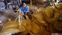 Topi ini pun menjadi oleh-oleh turis yang datang ke Nusa Tenggara Timur.