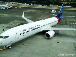 Gagal Terbang, Penumpang Sriwijaya dan NAM Air Ngadu ke Pengacara