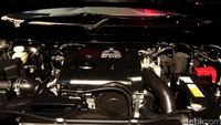 SUV andalan Mitsubishi ini mengalami pembaruan di bagian exterior, interior serta preforma mesinnya.