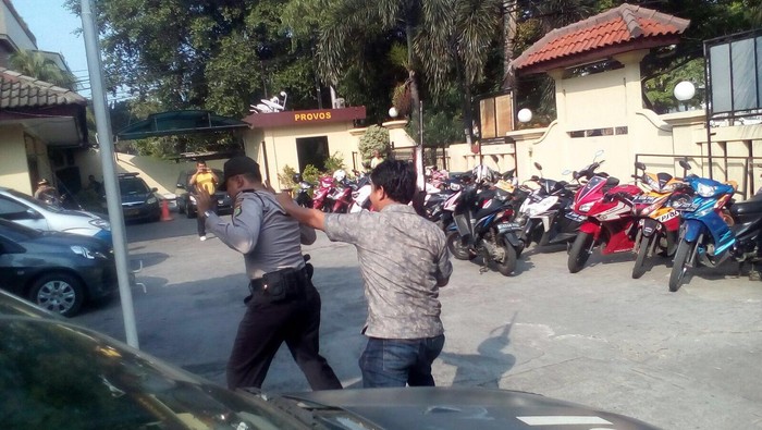 Giliran Polsek se-Jakarta Pusat Gelar Simulasi Penanganan Teror