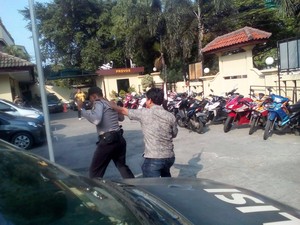 Giliran Polsek se-Jakarta Pusat Gelar Simulasi Penanganan Teror