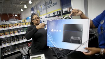 6. PlayStation 4. Masih diproduksi, PS4 sudah terjual 91,6 juta unit sejak diluncurkan pada 15 November 2013. (Foto: GettyImages)