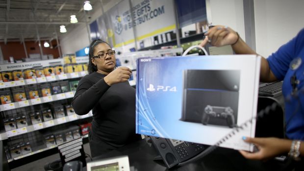 Penjualan PlayStation 4 sukses besar. 
