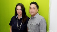 Beberapa penggemar pun menyebut mereka sebagai Hot Mom and Dad. Pool/Ismail/detikFoto.