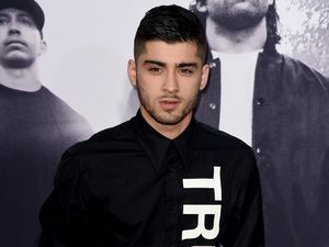 Zayn Malik Kolaborasi dengan Desainer Rancang Koleksi Sepatu