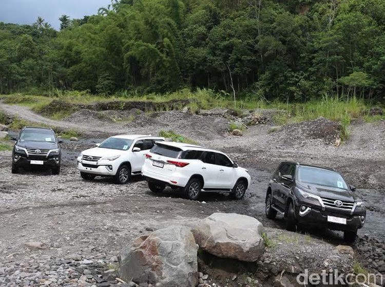 Toyota All New Fortuner Taklukkan Merapi