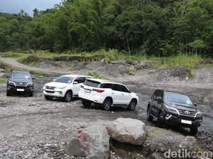 Ketangguhan Toyota All New Fortuner Langsung Dijajal di Merapi