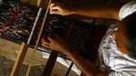 Pembuatan Tenun Ikat NTT