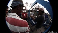 Hasil tangkapan yang sedikit membuat keuntungan nelayan berkurang.