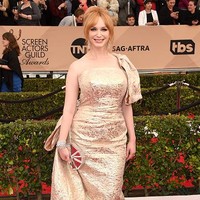 Berdasarkan studi yang dilakukan sosiolog di Chicago terhadap 1.200 responden, wanita berpayudara besar cenderung punya tingkat intelegensia lebih tinggi ketimbang wanita berdada kecil. Hasil studi menunjukkan IQ wanita berdada besar rata-rata lebih tinggi 10 poin ketimbang yang payudaranya kecil. Foto: Getty Images