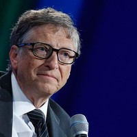 Pendiri Microsoft, Bill Gates, pun berkomitmen untuk membantu mewujudkan vaksin yang sangat dinanti-nantikan di seluruh dunia ini. Bersama istrinya, melalui Bill & Melinda Gates Foundation, ia menggelontorkan dana US$ 70 juta atau sekitar Rp 980 miliar. (Foto: JP Yim/Getty Images)