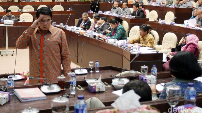 PDIP: Kenapa Sih Komisi II Ngotot Ingin Terpidana Maju Pilkada?