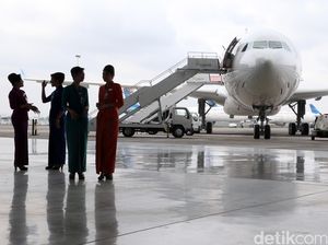 Pramugari Garuda Tak Boleh Pakai APD di Pesawat