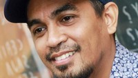 Glenn Fredly merupakan musisi kelahiran 30 September 1975. Sang musisi telah menunjukkan ketertarikannya pada dunia tarik suara sejak kecil. Foto: Gus Mun/detikHOT
