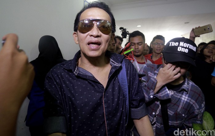 Peluru Ayah Mirna untuk Jessica