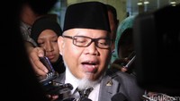 Ketua MKD Surahman Hidayat memberikan keterangan terkait pertemuannya dengan Ketua DPR Ade Komaruddin.