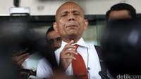 Saor Situmorang menyebut bahwa kasus Novel dapat mencederai KPK.