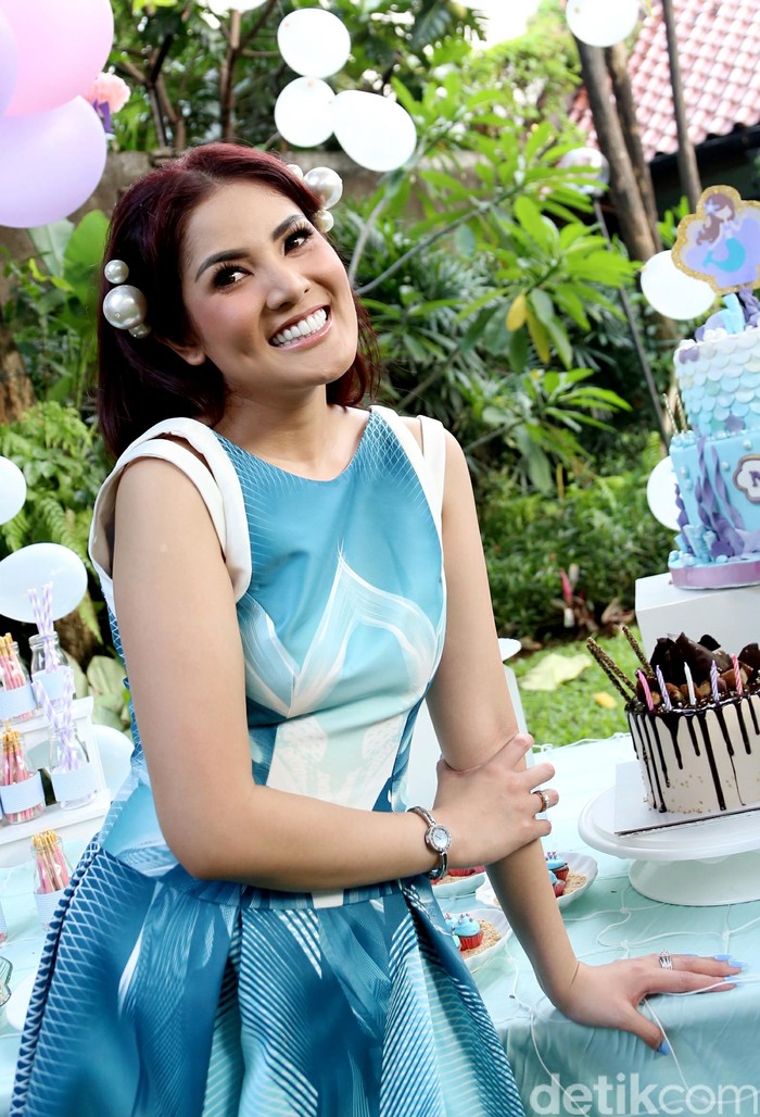 Nindy Ayunda Pesta ulang tahun Nindy