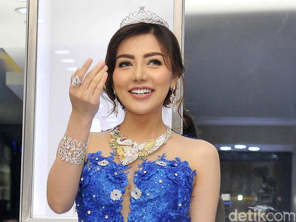 Tak Hanya Syahrini, Bella Shofie Juga Tampil Bak Princess