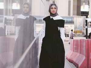 Hijab Style: Gaya Hijab Simple Tapi Stylish Andien Saat Umrah