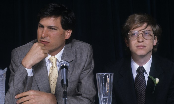 Steve Jobs dan Bill Gates di masa muda. Foto: Getty Images Steve Jobs dan Bill Gates di masa muda. Foto: Getty Images