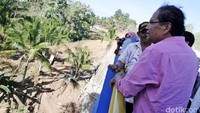 Menko Maritim dan Sumber Daya Rizal Ramli meninjau proyek infrastruktur dan objek wisata. Ist/Kemenko Maritim.