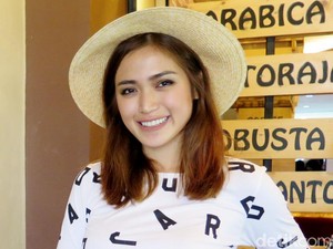 Pasca Heboh Video Sentuh Alat Vital Raffi, Jessica Dikawal Ketat