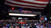 Acura NSX adalah mobil sport Honda dengan mesin V6 twin turbo hybrid yang menghasilkan 573 daya kuda. Sistem hybridnya menggunakan 3 motor listrik, yang dipadukan dengan transmisi DCT 9 percepatan. Foto: Honda