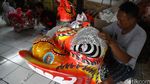 Melihat Proses Pembuatan Barongsai dan Liong